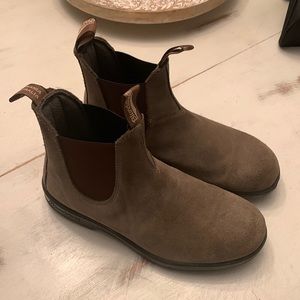Blundstone suede boots